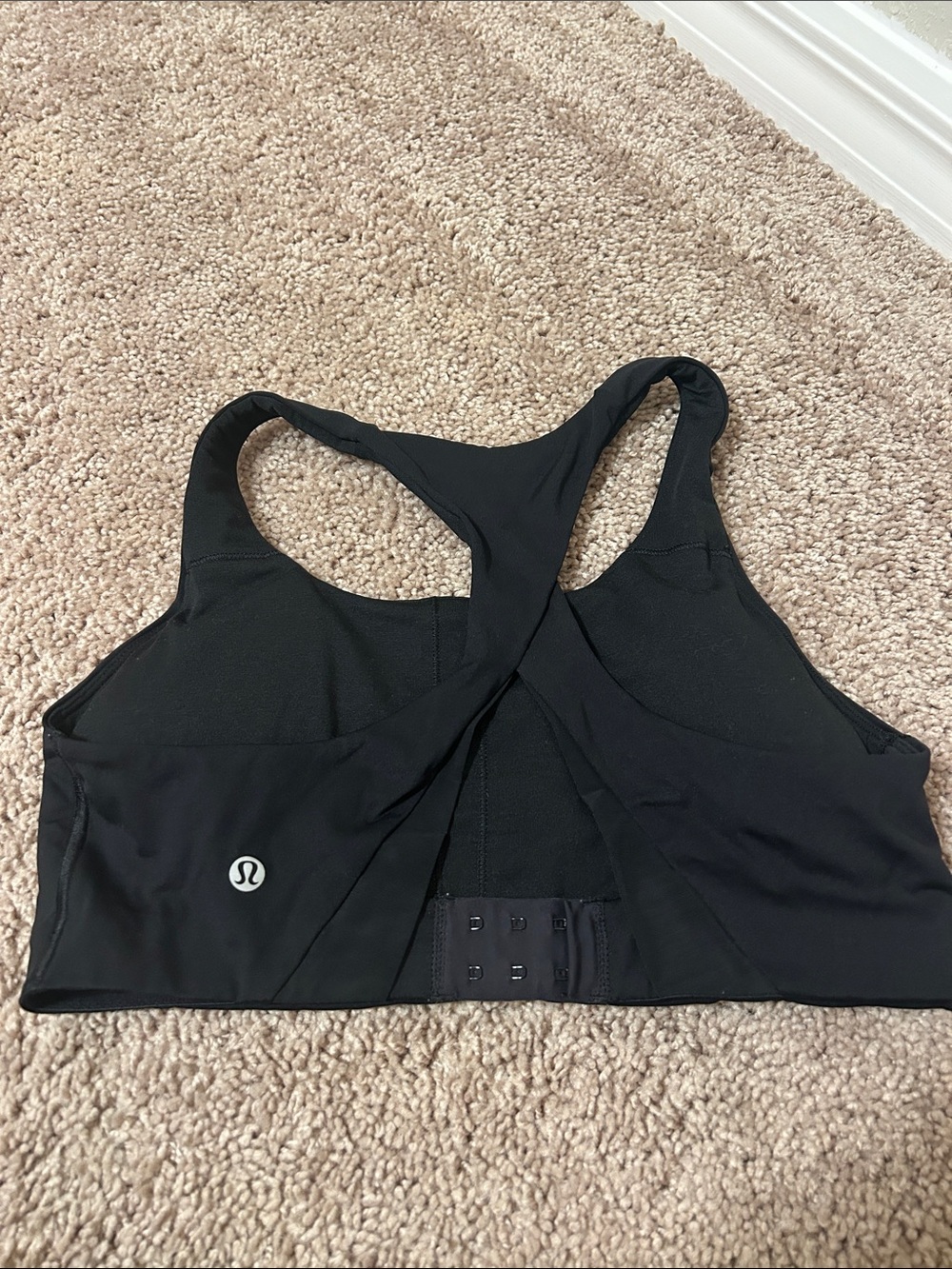Lululemon size 6 or 8 sport bra